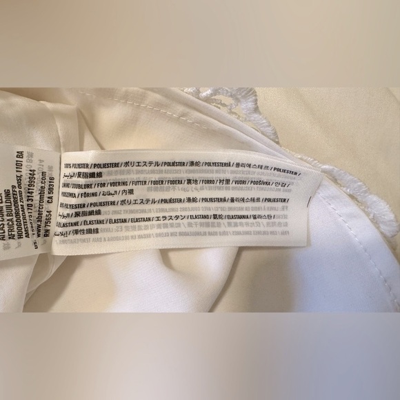 Abercrombie & Fitch••White Crochet Dress•• Medium - Picture 9 of 9